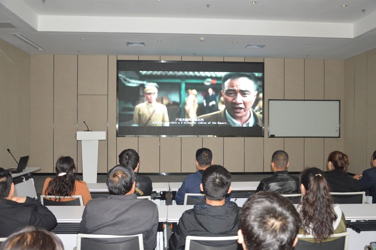 集體觀影_副本.jpg 集體觀影_副本.jpg